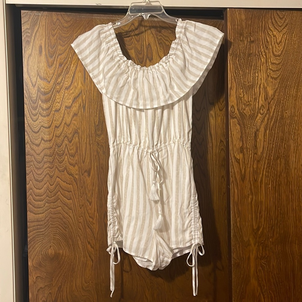 Le Lis NWT lined off shoulder romper,sz.S